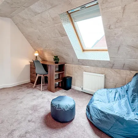 Huge House - Free Parking - 4 Bed 3 Bathroom - Apartment Leeds (West Yorkshire)